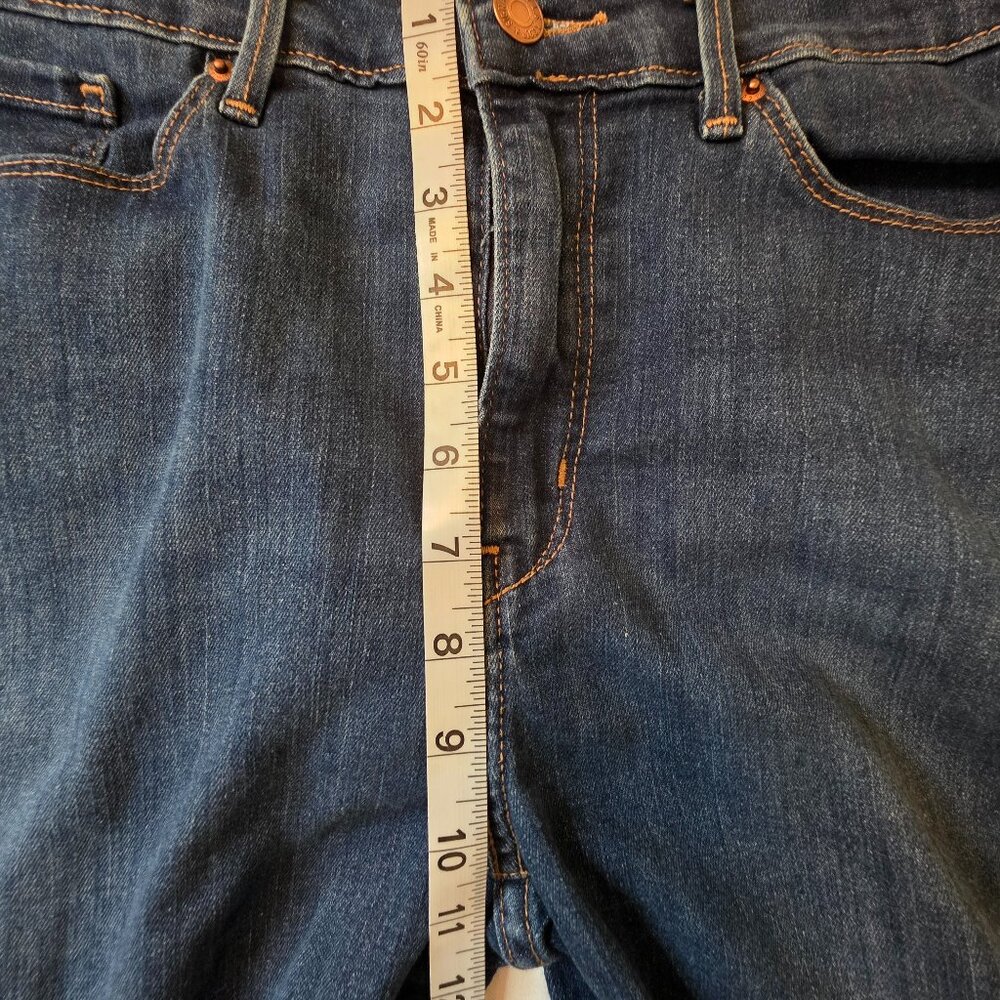 Signature by Levi Strauss Women's Rollup Bermuda Shorts, Size 12/31 - Picture 7 of 9